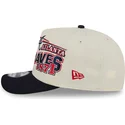 beige-und-schwarze-gebogene-snapback-kappe-9fifty-a-frame-classic-der-atlanta-braves-mlb-von-new-era