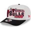 beige-und-schwarze-gebogene-snapback-kappe-9fifty-a-frame-classic-der-chicago-bulls-nba-von-new-era