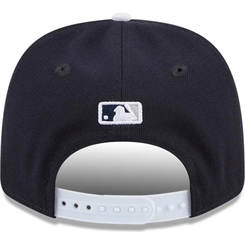 granatowa-czapka-z-zakrzywionym-daszkiem-snapback-9seventy-stretch-snap-flower-new-york-yankees-mlb-new-era