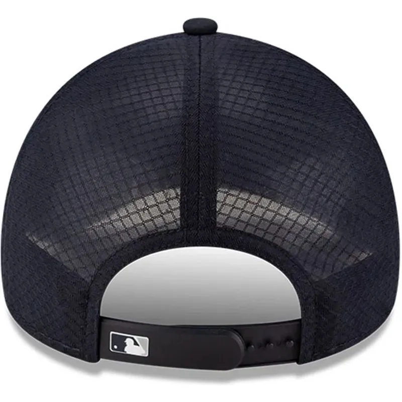 cappellino-trucker-blu-navy-con-logo-blu-navy-9forty-apex-batting-practice-dei-new-york-yankees-mlb-di-new-era