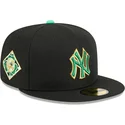 cappello-piatto-nero-aderente-59fifty-saint-patrick-s-day-dei-new-york-yankees-mlb-di-new-era