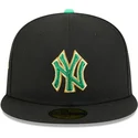 svart-platt-keps-justerad-59fifty-saint-patrick-s-day-fran-new-york-yankees-mlb-av-new-era