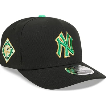 Cappellino curvo nero snapback 9SEVENTY Stretch Snap Saint Patrick's Day dei New York Yankees MLB di New Era
