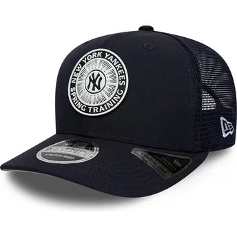 Czapka trucker granatowa 9SEVENTY Stretch Snap Circle Spring Training New York Yankees MLB New Era