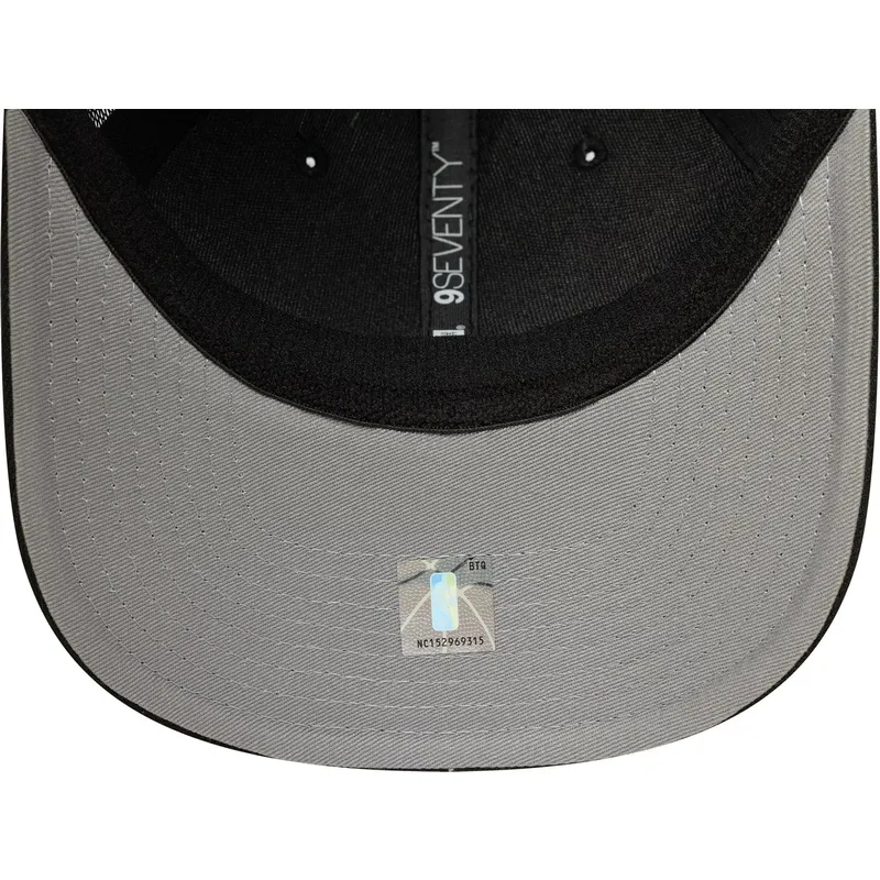 petten-gebogen-zwart-snapback-9seventy-stretch-snap-eg-van-chicago-bulls-nba-van-new-era
