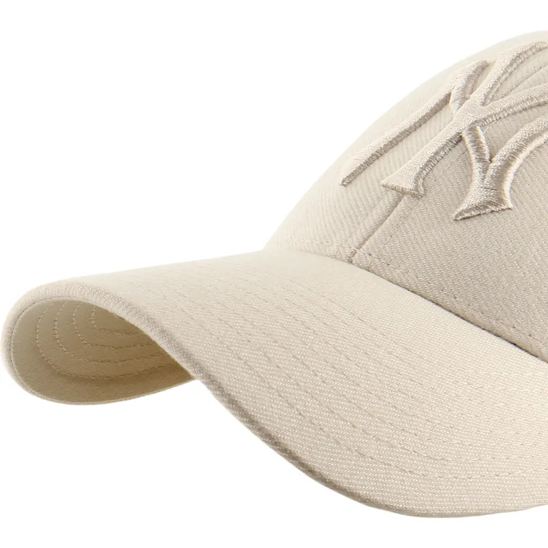 beige-kurvad-keps-snapback-med-beige-mvp-ballpark-logotyp-fran-new-york-yankees-mlb-av-47-brand