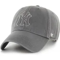 cappellino-curvo-grigio-regolabile-clean-up-trailer-dei-new-york-yankees-mlb-di-47-brand
