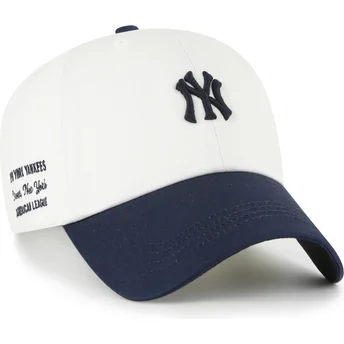 Buet beige og marineblå justerbar kasket Clean Up Contemporary Two Tone fra New York Yankees MLB fra 47 Brand