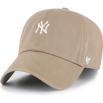 Καφέ καμπυλωτό ρυθμιζόμενο καπέλο Clean Up Base Runner των New York Yankees MLB της 47 Brand