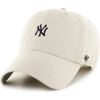 Böjd beige justerbar keps Clean Up Base Runner Mini Logo New York Yankees MLB av 47 Brand