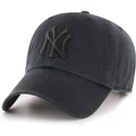 czarna-regulowana-czapka-z-zakrzywionym-daszkiem-z-czarnym-logo-clean-up-new-york-yankees-mlb-od-47-brand