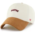 buet-beige-og-brun-justerbar-kasket-clean-up-mini-script-suede-visor-fra-boston-red-sox-mlb-fra-47-brand