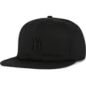 cappello-piatto-nero-snapback-con-logo-nero-captain-rl-contemporary-dei-new-york-yankees-mlb-di-47-brand