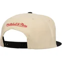 sort-og-beige-snapback-flat-cap-across-the-board-fra-chicago-bulls-nba-af-mitchell-ness