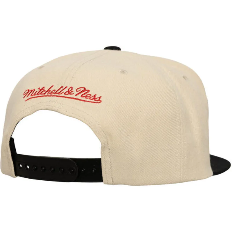 cappello-piatto-nero-e-beige-snapback-across-the-board-di-chicago-bulls-nba-di-mitchell-ness
