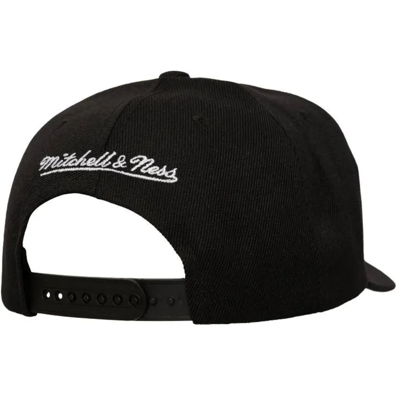 petten-gebogen-zwart-snapback-busted-pro-van-chicago-bulls-nba-van-mitchell-ness petten-gebogen-zwart-snapback-busted-pro-van-chicago-bulls-nba-van-mitchell-ness