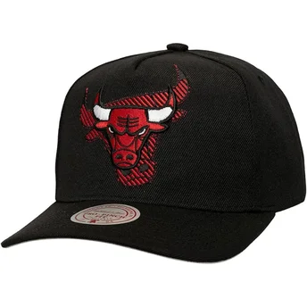 Cappellino curvo nero snapback Tilted Pro di Chicago Bulls NBA di Mitchell & Ness