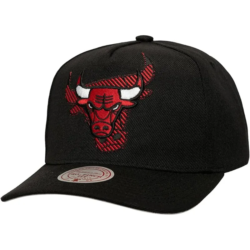 cappellino-curvo-nero-snapback-tilted-pro-di-chicago-bulls-nba-di-mitchell-ness