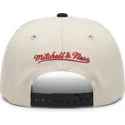 sort-og-beige-snapback-flat-cap-across-the-board-fra-philadelphia-76ers-nba-af-mitchell-ness