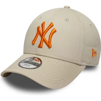 Cappellino curvo beige regolabile con logo arancione per bambino 9FORTY League Essential di New York Yankees MLB di New Era