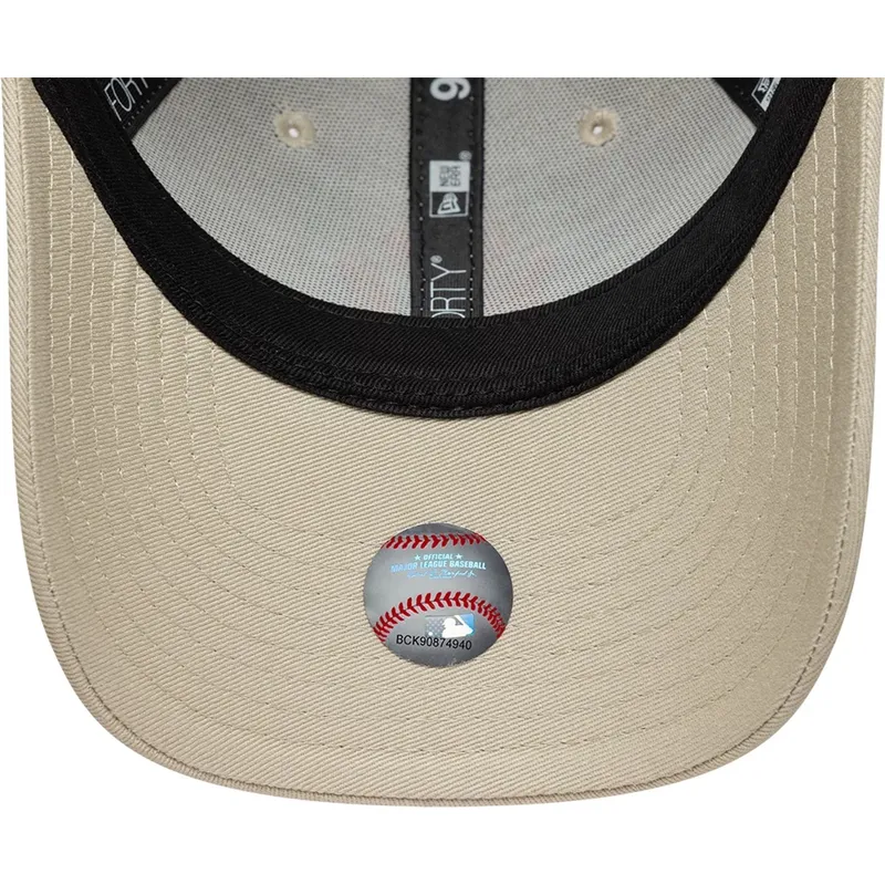 petten-gebogen-beige-verstelbaar-voor-kinderen-9forty-league-essential-van-new-york-yankees-mlb-van-new-era