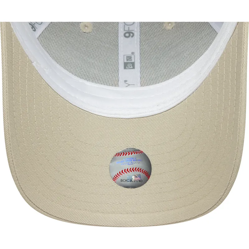 petten-gebogen-beige-verstelbaar-voor-kinderen-9forty-homefield-van-new-york-yankees-mlb-van-new-era petten-gebogen-beige-verstelbaar-voor-kinderen-9forty-homefield-van-new-york-yankees-mlb-van-new-era