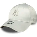petten-gebogen-groen-verstelbare-band-9forty-bow-back-satin-van-new-york-yankees-mlb-van-new-era