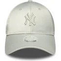 gorra-curva-verde-ajustable-para-mujer-9forty-bow-back-satin-de-new-york-yankees-mlb-de-new-era