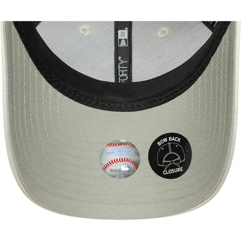 gorra-curva-verde-ajustable-para-mujer-9forty-bow-back-satin-de-new-york-yankees-mlb-de-new-era