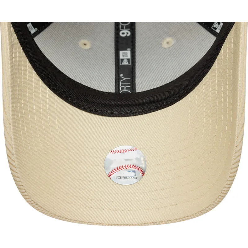 petten-gebogen-beige-verstelbaar-9forty-mini-cord-van-new-york-yankees-mlb-van-new-era petten-gebogen-beige-verstelbaar-9forty-mini-cord-van-new-york-yankees-mlb-van-new-era