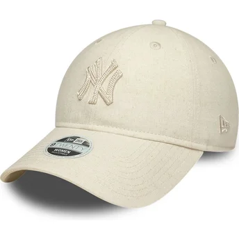 Cappellino curvo beige regolabile con logo beige da donna 9TWENTY Midi Linen dei New York Yankees MLB di New Era