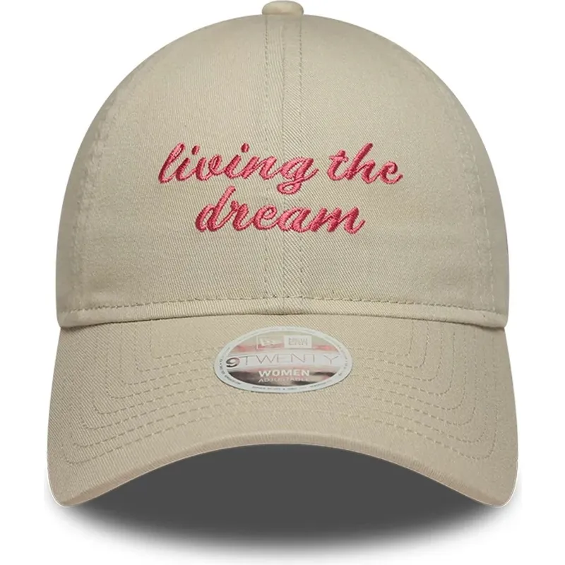 petten-gebogen-beige-verstelbare-band-9twenty-living-the-dream-slogan-van-new-era