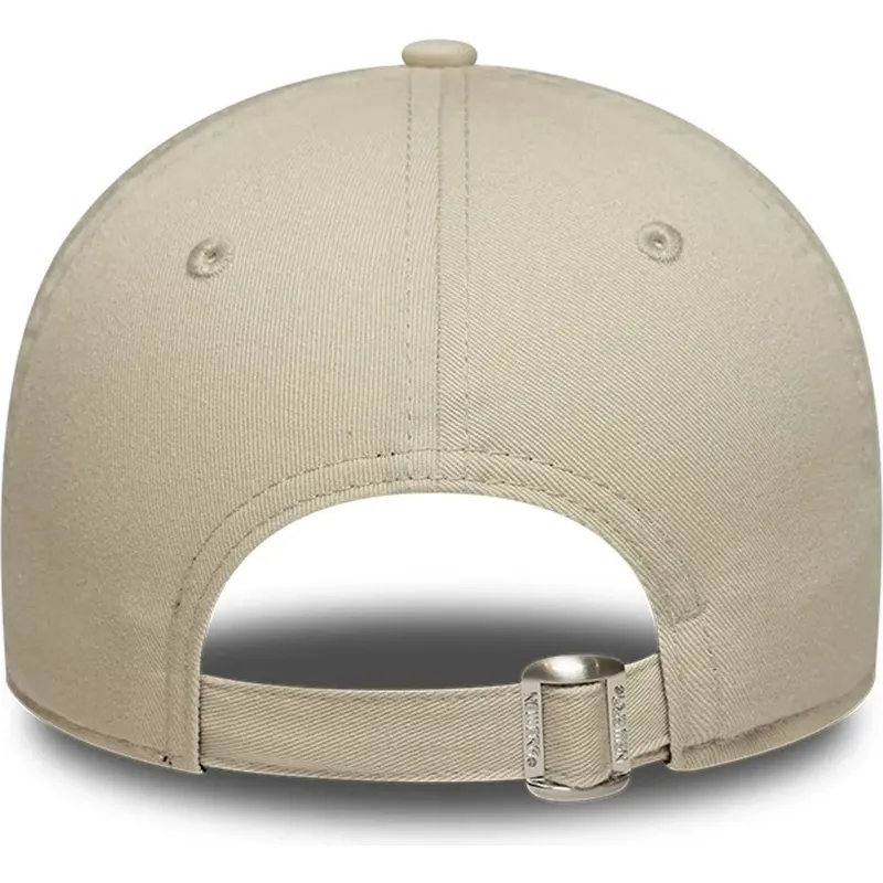 petten-gebogen-beige-verstelbaar-9twenty-living-the-dream-slogan-van-new-era