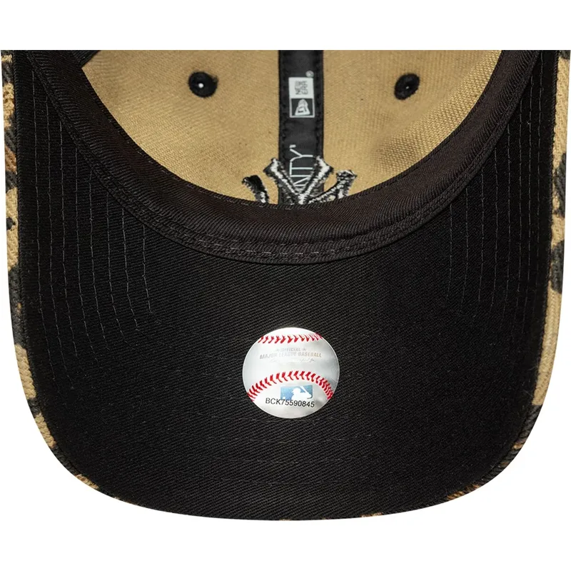 cappellino-curvo-leopardato-regolabile-con-logo-nero-da-donna-9twenty-leopard-dei-new-york-yankees-mlb-di-new-era