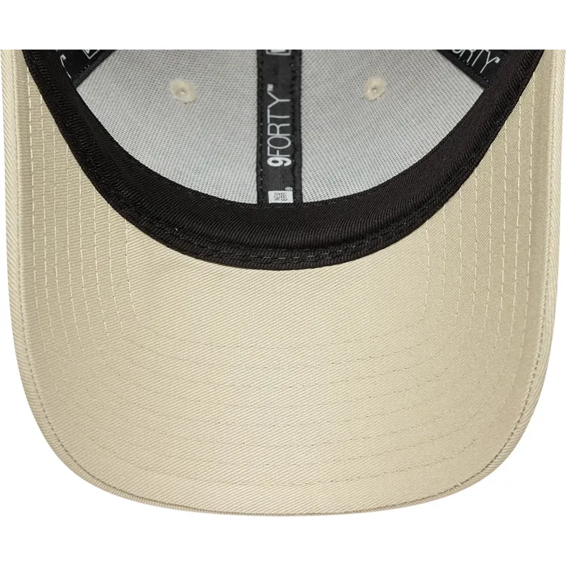 gorra-curva-beige-ajustable-para-mujer-9forty-beaded-de-new-era