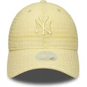 petten-gebogen-geel-verstelbare-band-9twenty-seersucker-van-new-york-yankees-mlb-van-new-era