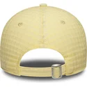 gorra-curva-amarilla-ajustable-con-logo-amarillo-para-mujer-9twenty-seersucker-de-new-york-yankees-mlb-de-new-era