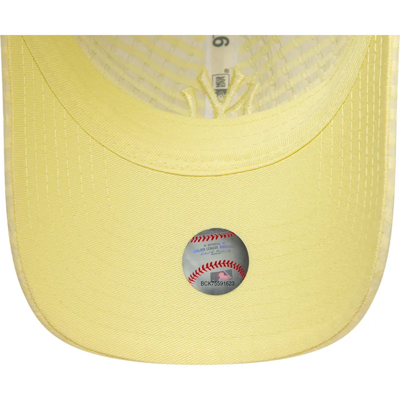 new-era-curved-brim-women-yellow-logo-9twenty-seersucker-new-york-yankees-mlb-yellow-adjustable-cap