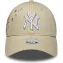 petten-gebogen-beige-verstelbaar-9forty-floral-icon-side-van-new-york-yankees-mlb-van-new-era