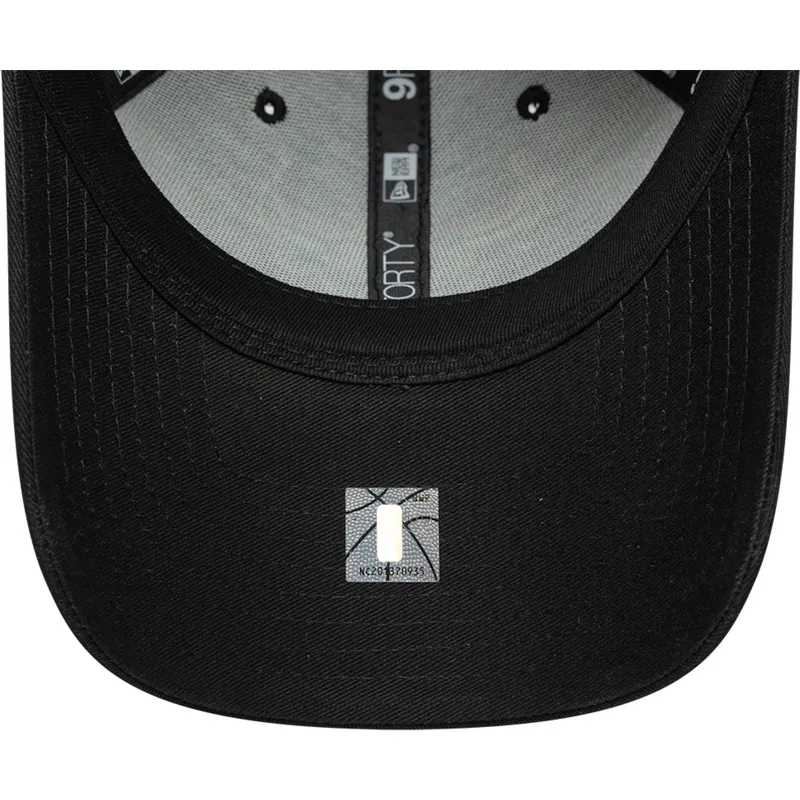 gorra-curva-negra-ajustable-con-logo-negro-9forty-team-outline-de-chicago-bulls-nba-de-new-era