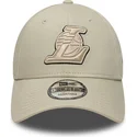 petten-gebogen-beige-verstelbare-band-9forty-team-outline-van-los-angeles-lakers-nba-van-new-era