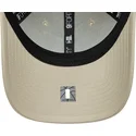 cappellino-curvo-beige-regolabile-con-logo-beige-9forty-team-outline-dei-los-angeles-lakers-nba-di-new-era