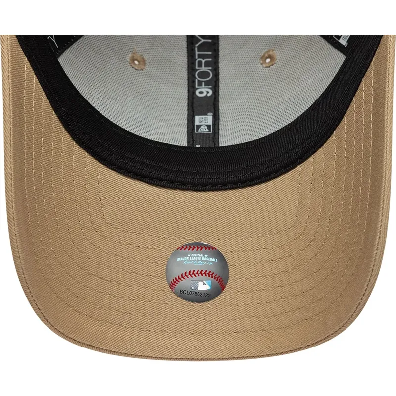 petten-gebogen-bruin-verstelbare-band-9forty-tonal-icon-van-los-angeles-dodgers-mlb-van-new-era