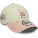 cappellino-curvo-beige-e-rosa-regolabile-con-logo-rosa-9forty-world-series-patch-dei-los-angeles-dodgers-mlb-di-new-era