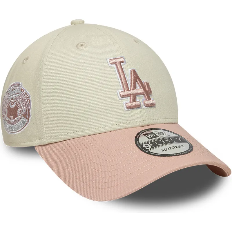 cappellino-curvo-beige-e-rosa-regolabile-con-logo-rosa-9forty-world-series-patch-dei-los-angeles-dodgers-mlb-di-new-era