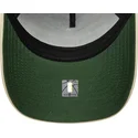 cappellino-curvo-rosso-e-beige-snapback-e-frame-city-icon-dei-chicago-bulls-nba-di-new-era