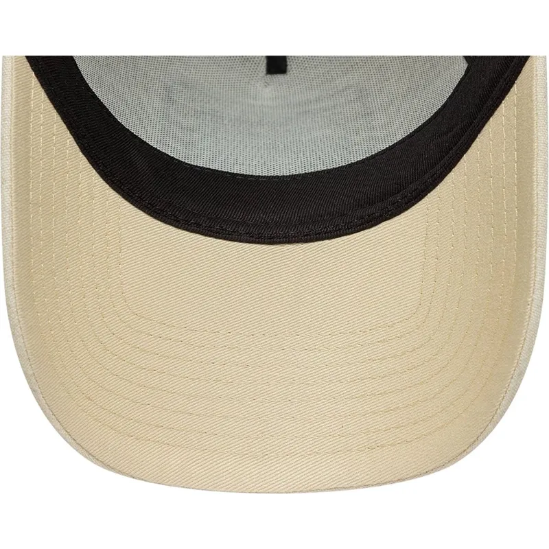 petten-gebogen-beige-snapback-e-frame-van-new-era
