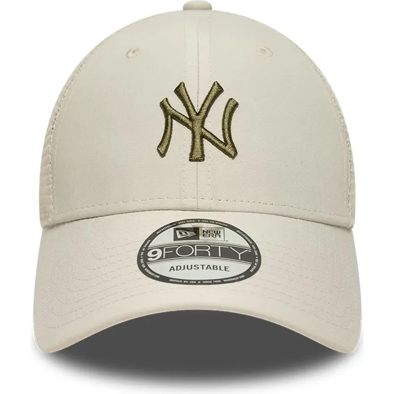 cappellino-trucker-beige-regolabile-con-logo-verde-9forty-homefield-midi-di-new-york-yankees-mlb-di-new-era