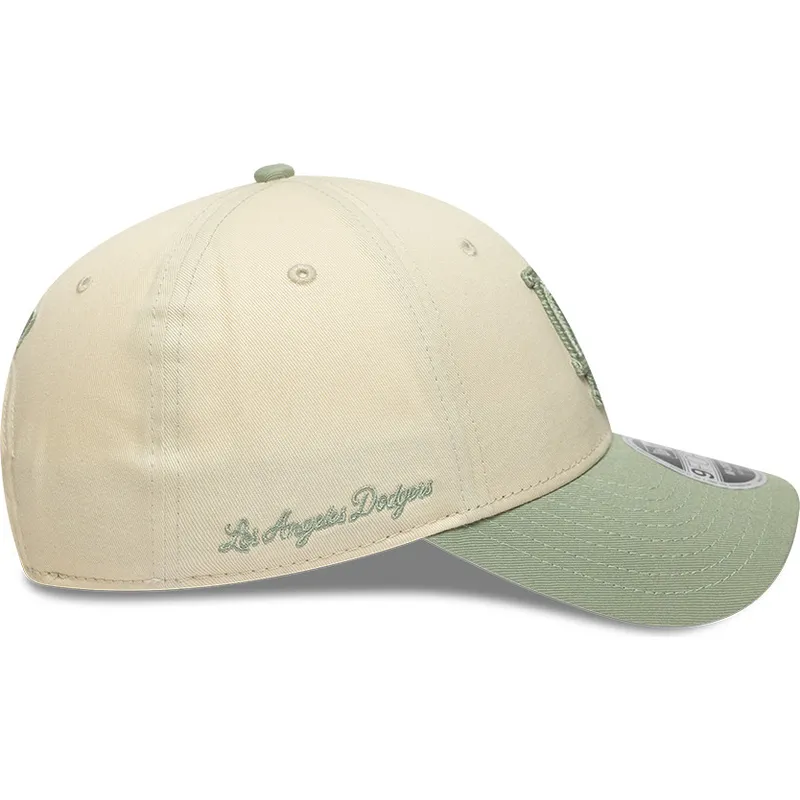 cappellino-visiera-curva-beige-e-verde-snapback-con-logo-verde-9forty-m-crown-side-script-dei-los-angeles-dodgers-mlb-di-new-era