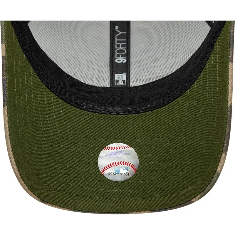 petten-gebogen-camouflage-snapback-9forty-m-crown-wordmark-van-new-york-yankees-mlb-van-new-era